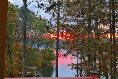 Image de On the Lake\nLake Living is all about the Lake views, sunsets and the dock!