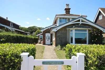 Image de Downsview - A wonderfully large family home on the beach in Kingsdown, Kent sleeping eight