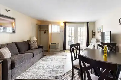 Image de Coastal gem near the beach with WiFi, pool, & spacious interior