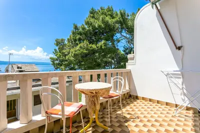 Image de Garçonnière avec la terrasse et la vue sur le mer Brela, Makarska (As-18356-b)