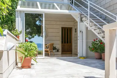 Image de Appartement d'une chambre avec le balcon et la vue sur le mer Brela, Makarska (A-18356-a)