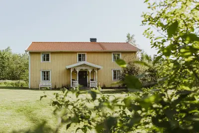 Image de Large house in the forest, close to Isaberg and High Chaparall.