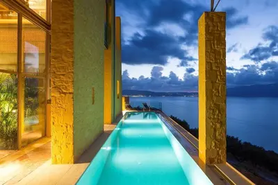 Image de Athina Epavlis - Ethereal Charm of Blue Horizons