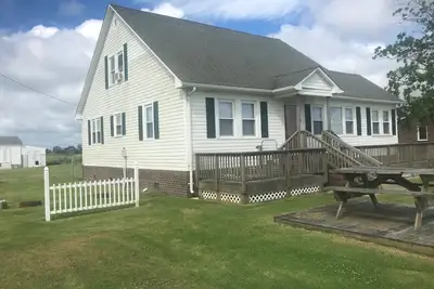 Image de Beautiful pet friendly lodge in a quaint fishing village and sleeps 16