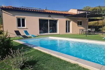 Image de Les Villas Dorées - Villa Métal face au Mont Ventoux