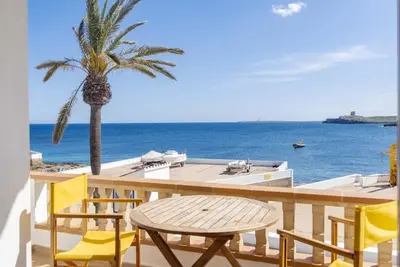 Image de Villa Abril is a townhouse on S'Algar Sea front