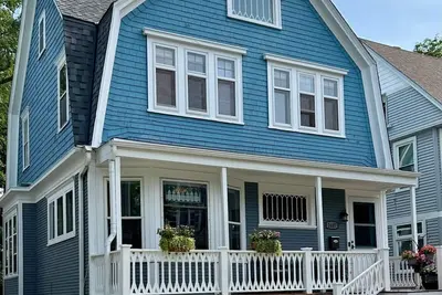 Image de 3br house. East Side very near lake, beach, shops; central Ac; driveway parking!