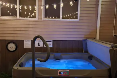 Image de Beth's Place - On the River - W/ Hot Tub, Pickleball Court & Putting Green