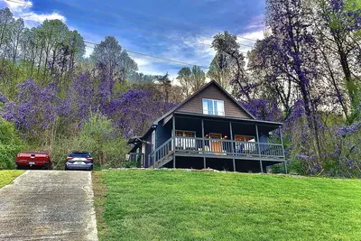 Image de Blue Cabin by the creek, Estillfork creek, perfect getaway