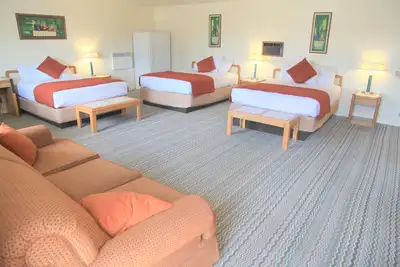 Image de Bryce Zion Inn Family room w/2 bathrooms. Sleeps 6