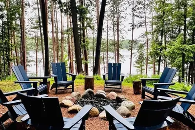 Image de Three Lakes Chain! Lakefront Cabin with Private Dock/Gameroom/Firepit/Kayak/Sup