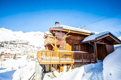 Image de Chalets de luxe (10p) 5 chambres, 3 salles de bain. Centre Saint François Longchamp, skis aux pieds