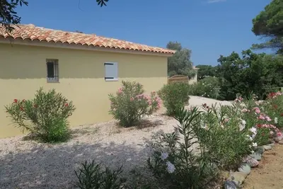 Mini Air-conditioned Villa Calvi 900m from the beach (1)