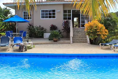 Image de Secured 2b villa, private pool, soccer\/basket\/tennis, restaurant, near all