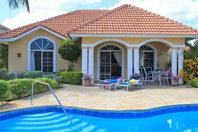 Image de 2bd guest-friendly villa in central Sosua with private pool, near beach\/clubs