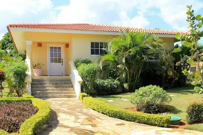 Image de The perfect holidays: 2bd villa with pool\/tennis\/basket\/soccer near beach\/shops