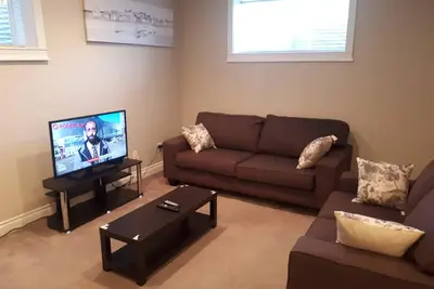 Image de Exquisitely Furnished 2 Bedroom Suite with Heated Floors
