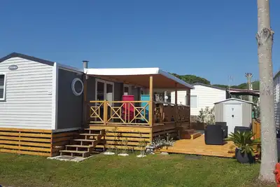 Image de Mobile Home for 5 people in a 4-star campsite by the beach