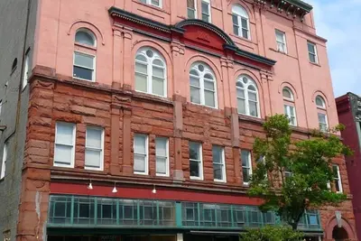 Image de Beautifully restored condo in the heart of everything downtown has to offer!