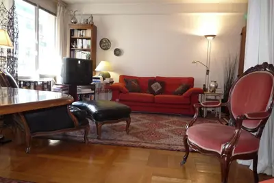 Image de Quartier typiquement parisien accès facile