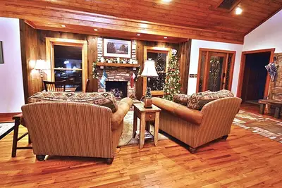 Image de Our Mountain Oasis - Where Christmas Is All Year - Single Story - Pet Friendly