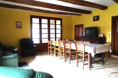 Image de Gîte  Aveyron 11 personnes à Sermet près du lac de Villefranche de Panat