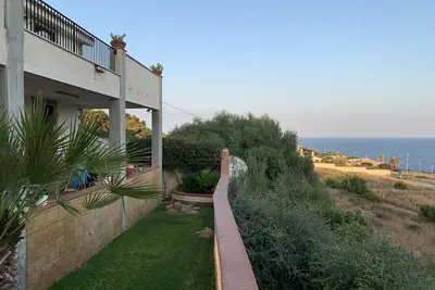 Image de Villa the pine forest by the sea (200m from the sea)