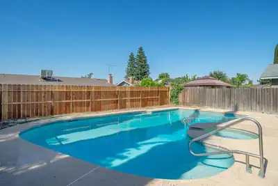 Image de Perfect Summer Retreat in Clovis w Swimming Pool