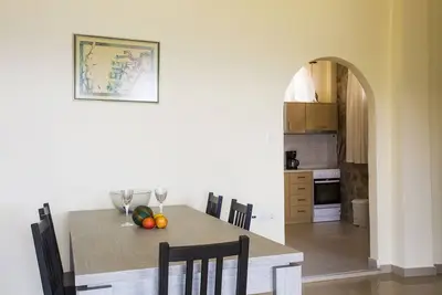 Image de Lovely comfortable apartment on a hill by the sea
