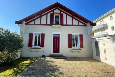 Image de Appartement cosy avec terrasse, jardin et parking à 200m de la plage
