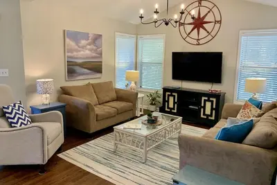 Image de Harbour Oaks near the Village/Pier - 3 bed, 2 bath, sleeper sofa, pet friendly