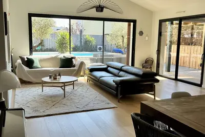 Image de Modern house with swimming pool in the heart of Pessac