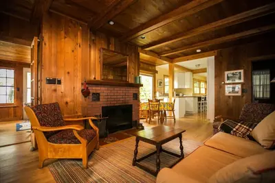 Image de Charming Waterfront on Herring Lake, Beautiful Views, Walk to Lake Michigan