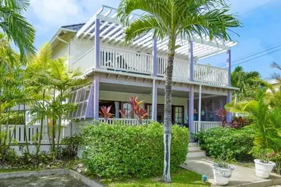 Image de 5 star gated community living. Beach is 1 block away. Beach passes included