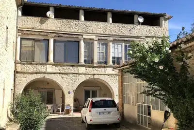 Image de Tres Gd Appart 5 P Style Provencal Dans Grand Mas En Pierres