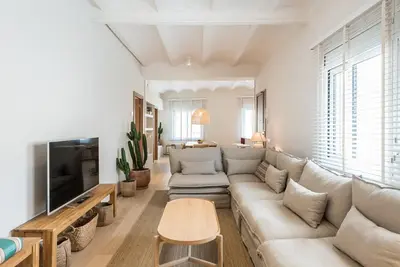 Image de Retraite méditerranéenne avec 4 chambres et 3 sdb