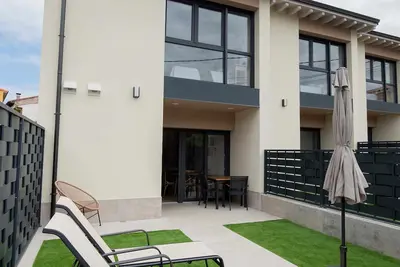 Image de Adapted Duplex-Dawnhouse in beach and mountain area