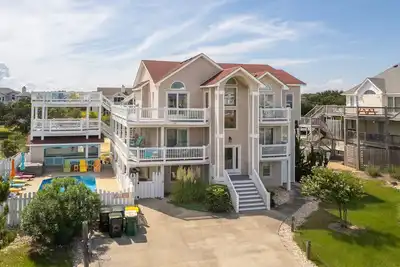 Image de Oceanside, 7 BRs, Priv Pool, Hot Tub, Pool Table, Ww862, Cabana Heaven