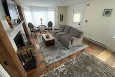 Image de Deluxe King, Living Room w/sofa bed, bunk bed & fireplace