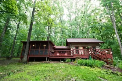 Image de 1859 Historic Log Cabin, pet friendly and 5 minutes to Nashville!