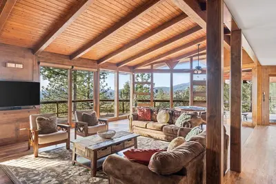 Image de Mountain Oasis! Indoor Hot Tub, Game Room, Views!