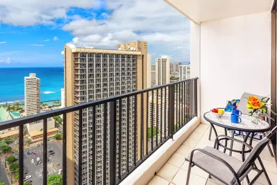 Image de Condo w/ ocean view lanai & beach access