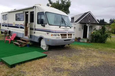 Image de Rv/Motor Home by Lavender Farm! Free High Speed Best Internet=Work from Home W/D