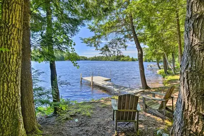 Image de Waterfront Lake Arrowhead Home w/ Kayaks & Grill!