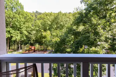 Image de Truly 4 bedroom in Pointe with 2 Livingrooms