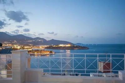 Image de Bellevue Suites - Deluxe One Bedroom Apartment with Sea View