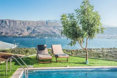 Istros Villa I, Pool, Bbq & Heated Spa Whirlpool