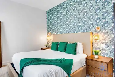 Image de Rooftop Pool|Hollywood Beach Boardwalk