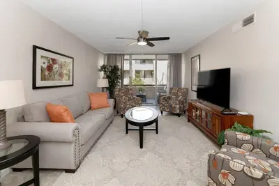 Image de Home At The Maya. . . .