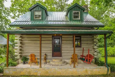 Image de All season getaway. Relax at The \"Wilberness\" Log Cabin close to Rocky Fork Lake